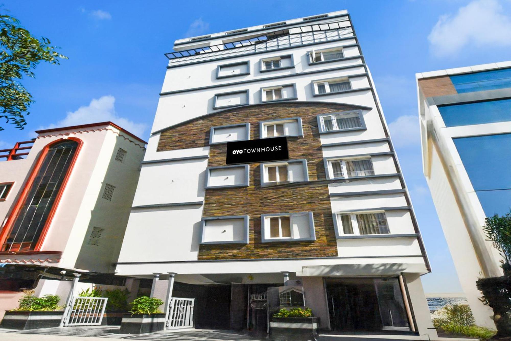 Townhouse Aarav Business Hotel Hyderabad Exterior photo