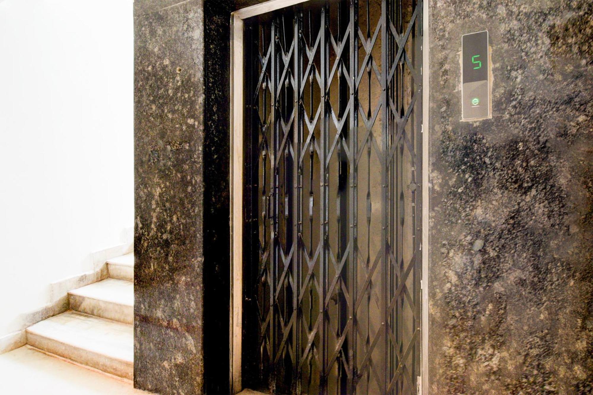 Townhouse Aarav Business Hotel Hyderabad Exterior photo