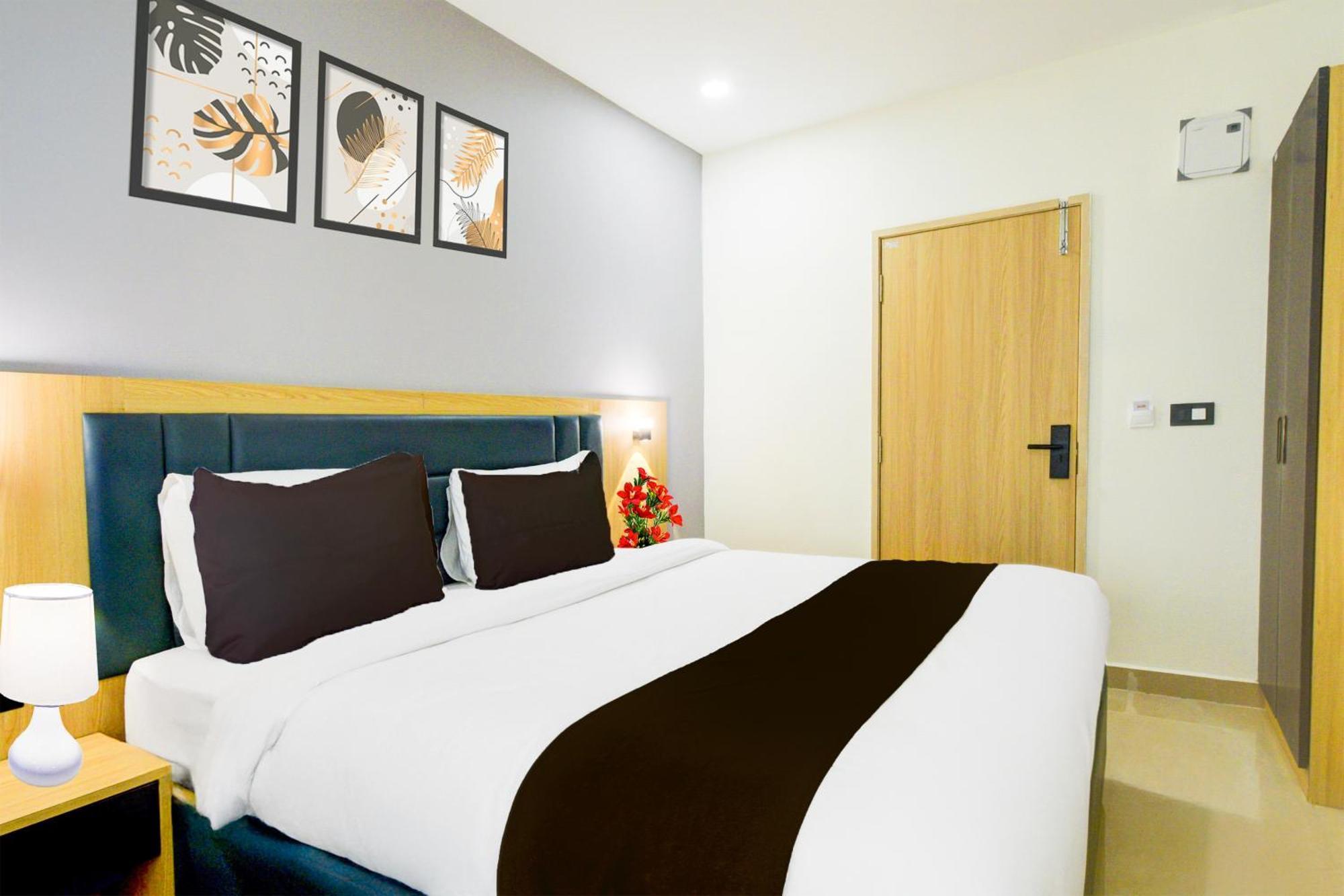 Townhouse Aarav Business Hotel Hyderabad Exterior photo