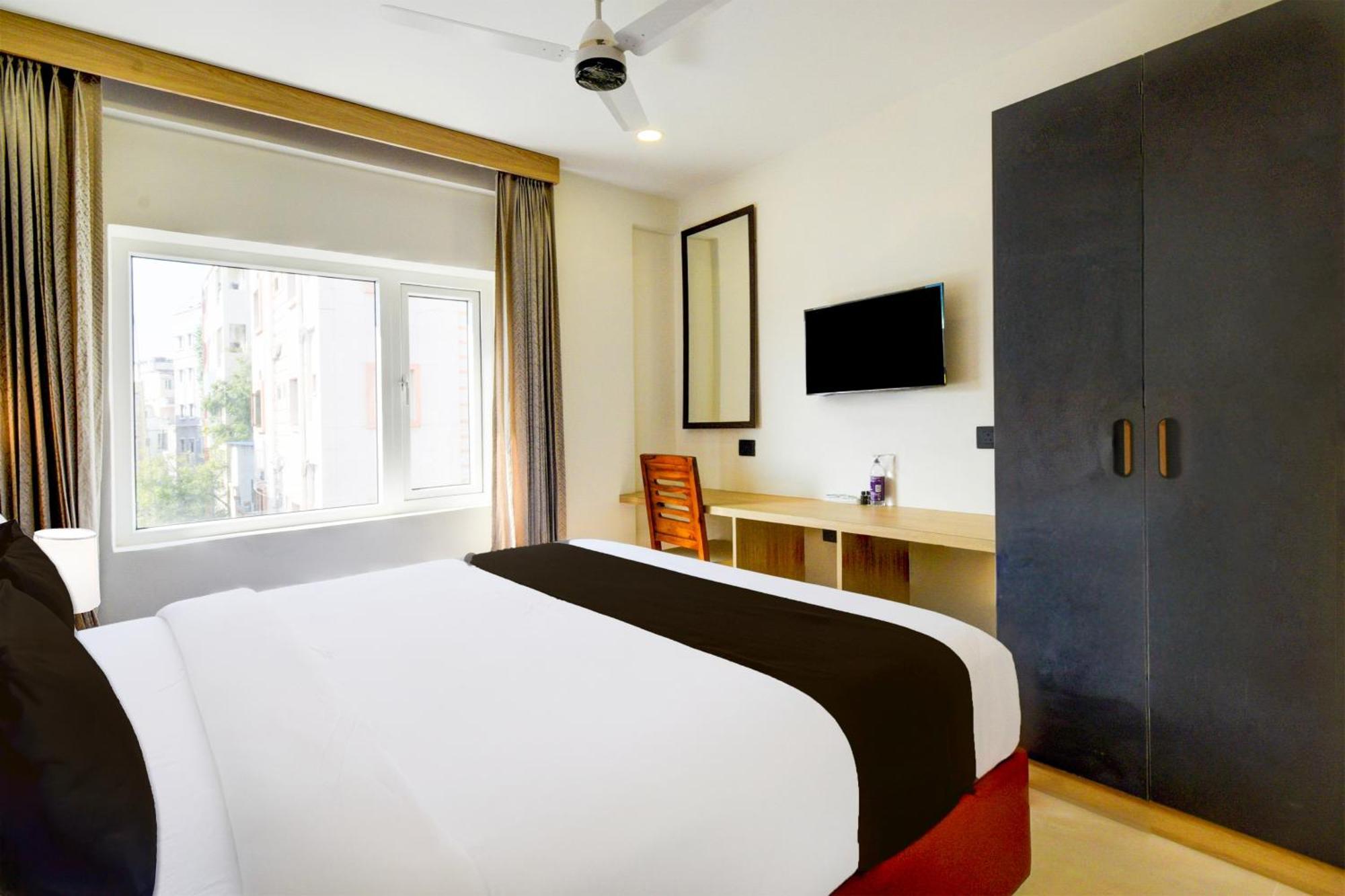 Townhouse Aarav Business Hotel Hyderabad Exterior photo